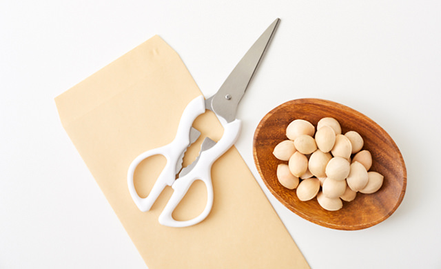 銀杏の食べ方ガイド レンジと紙封筒で簡単に下処理 殻むきができる ほほえみごはん 冷凍で食を豊かに ニチレイフーズ