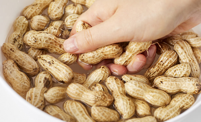 生落花生の食べ方ガイド 美味しいゆで方から冷凍保存まで ほほえみごはん 冷凍で食を豊かに ニチレイフーズ