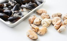 【冷凍ムール貝の食べ方】「殻が開かない」も解決!プロの解凍テク&レシピ