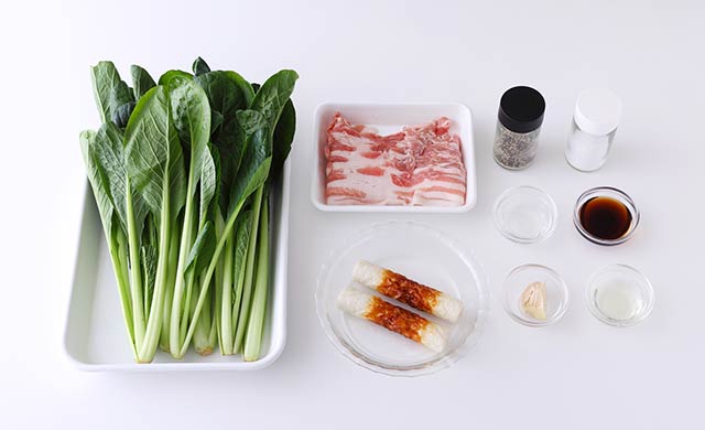 小松菜と豚肉のポン酢炒めの材料の写真