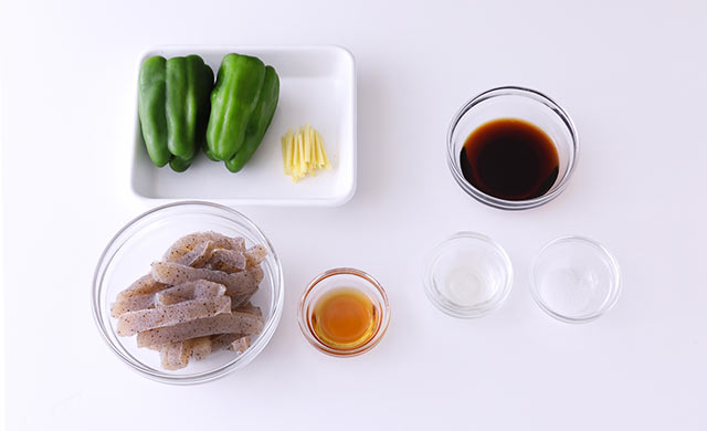 冷凍こんにゃくの炒め物の材料の写真