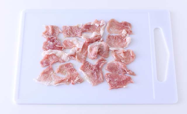 切られた豚肉の写真