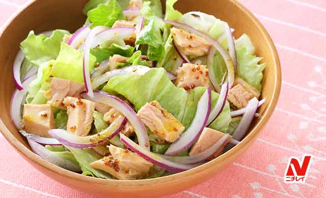 レタスとツナのサラダの写真