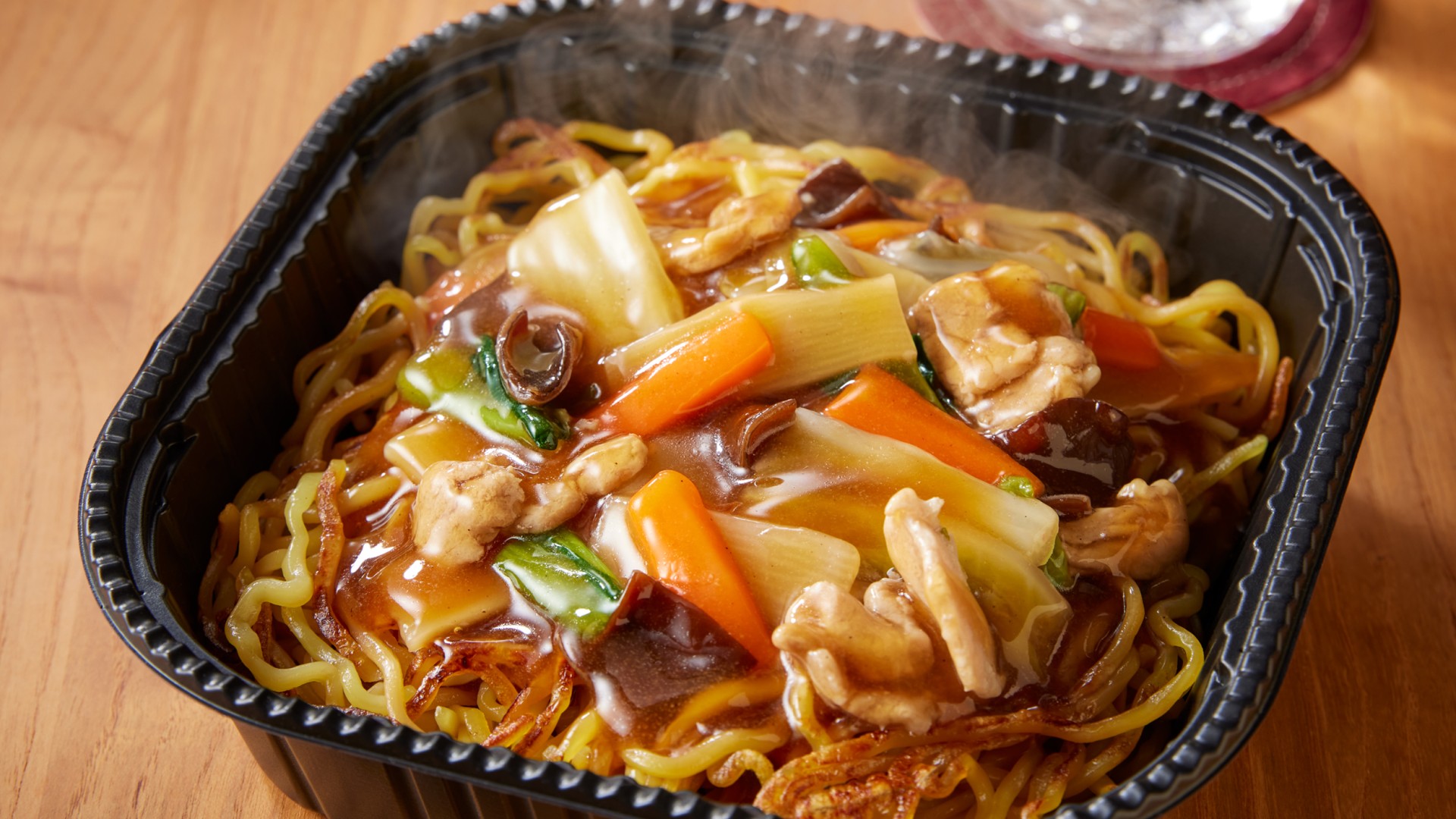 『香ばし麺の五目あんかけ焼そば』
“香ばしさ”を追求した開発秘話